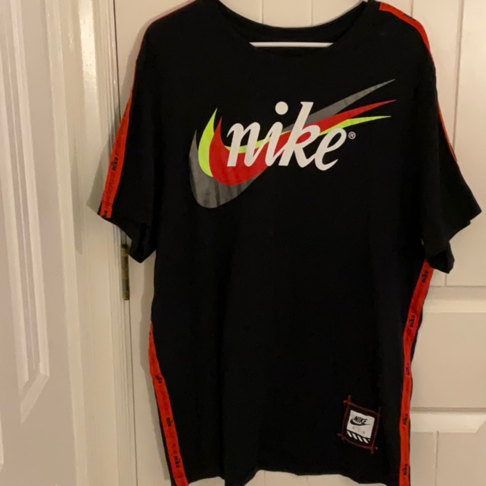 Nike tee